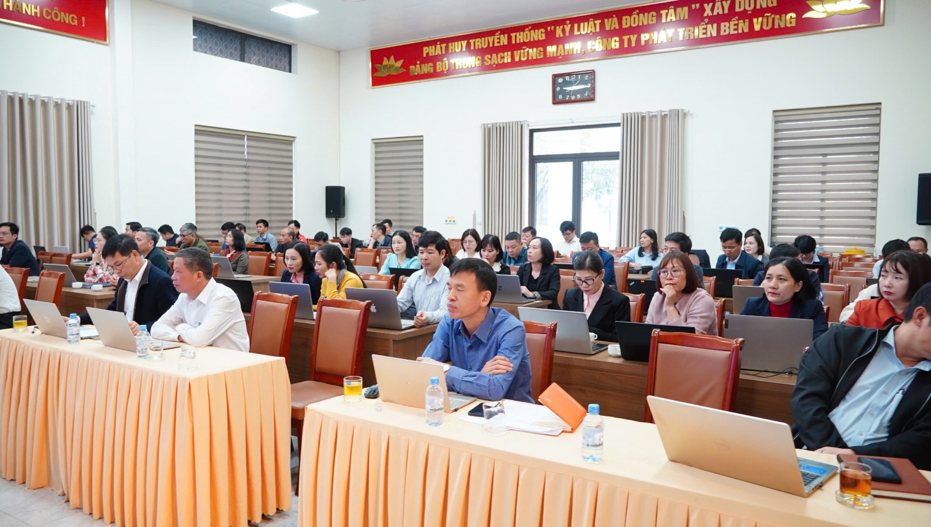 Quang cảnh lớp tập huấn