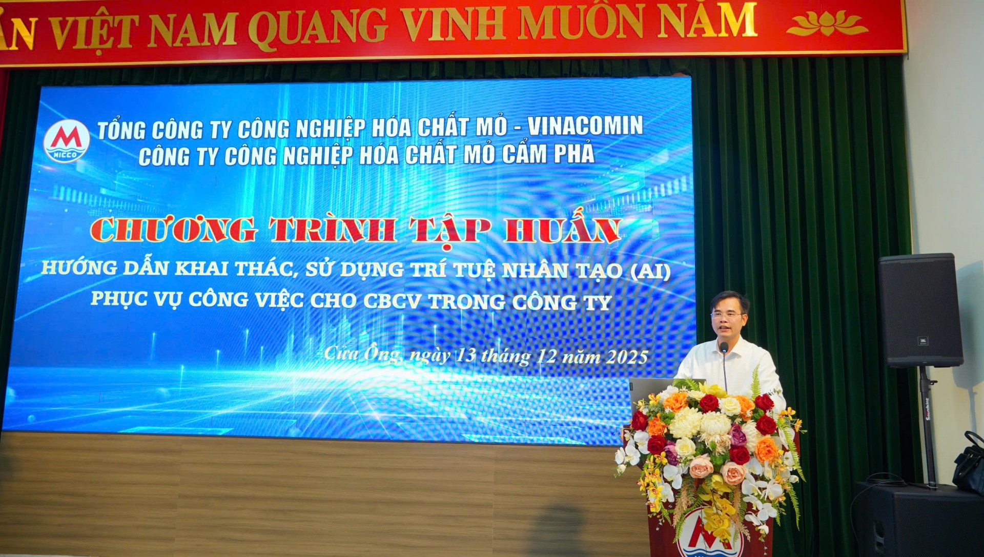 Thầy Phùng Danh Tú