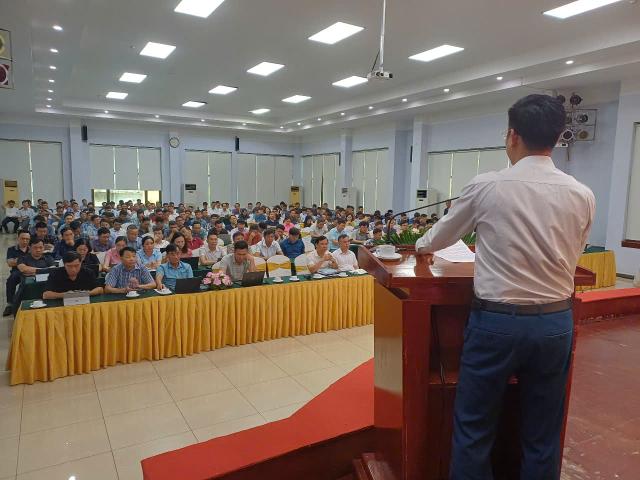 Các lớp tập huấn AI chuyên nghiệp